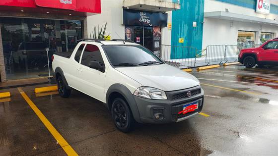 FIAT STRADA 1.4 MPI HARD WORKING CE 8V FLEX 2P MANUAL FIAT STRADA 1.4 MPI HARD WORKING CE 8V FLEX 2P MANUAL